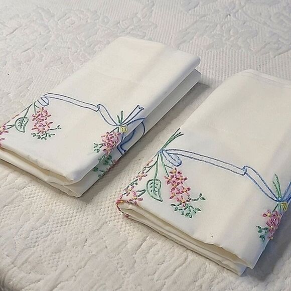 Vintage Hand embroidery cotton poly pillowcases, - Picture 7 of 7